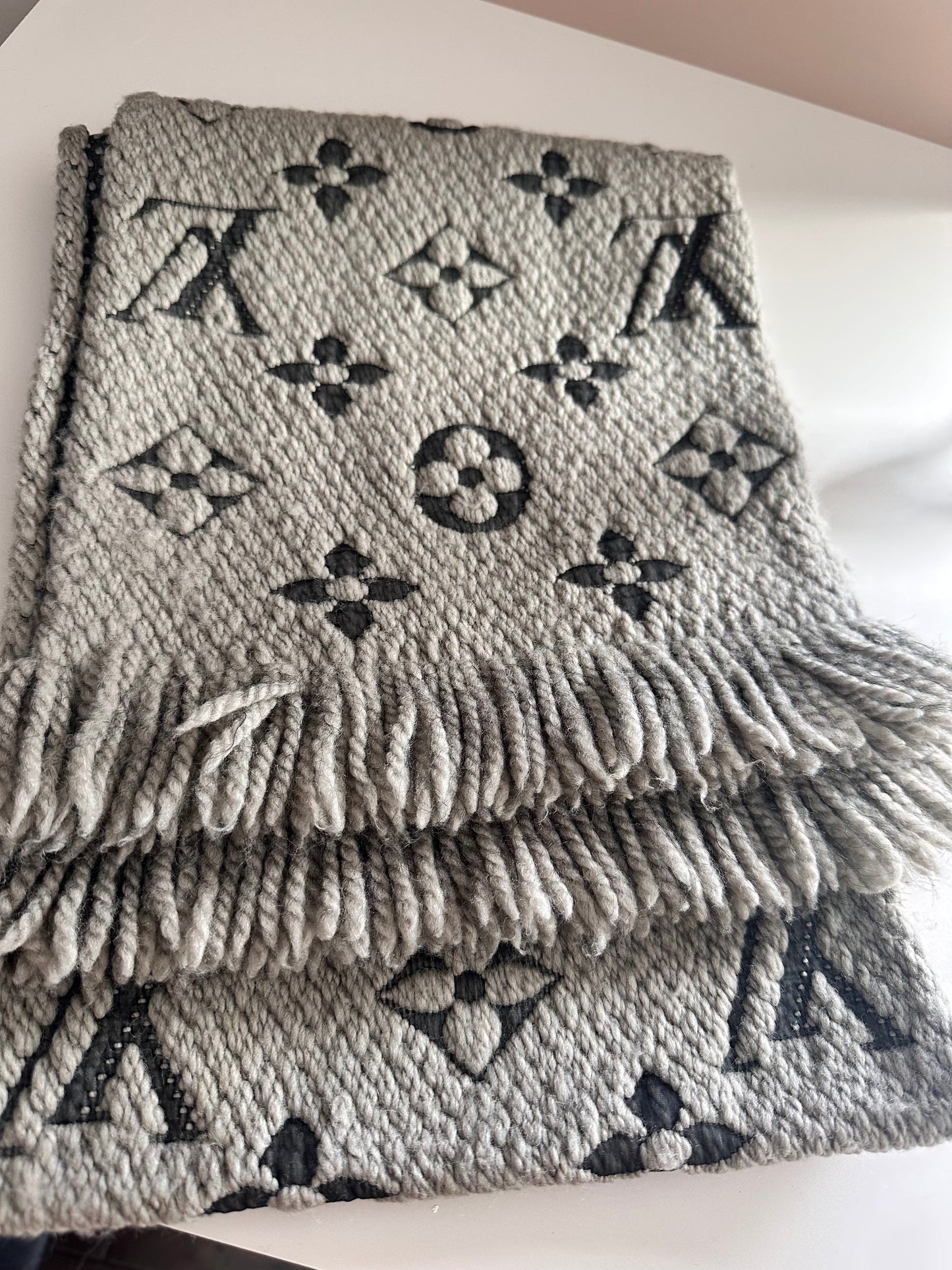 Louis Vuitton Logomania scarf gray