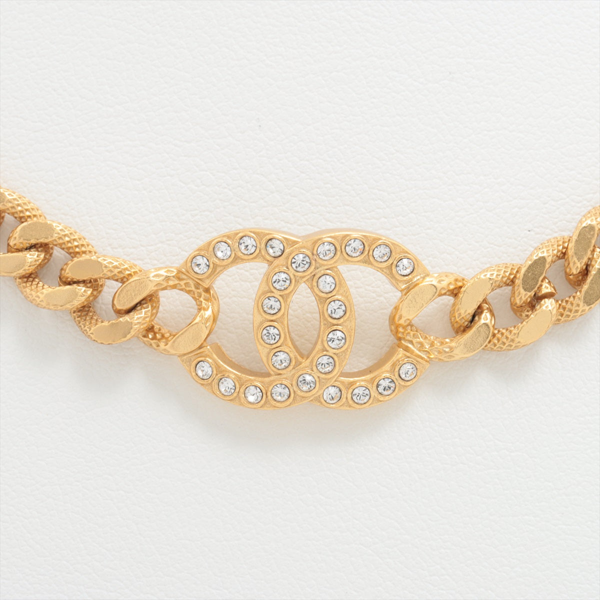 Chanel choker F22