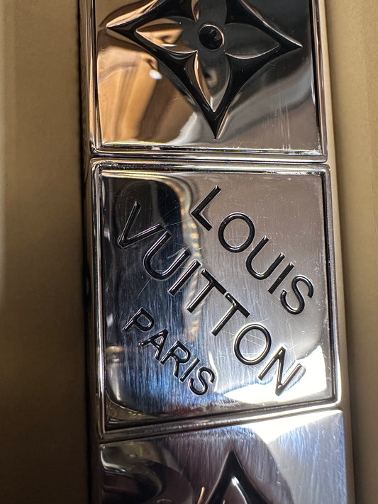 Louis Vuitton magnetic cube game