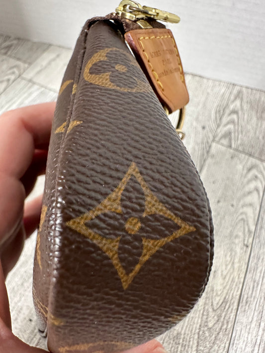 Louis Vuitton Mini Pochette accessories