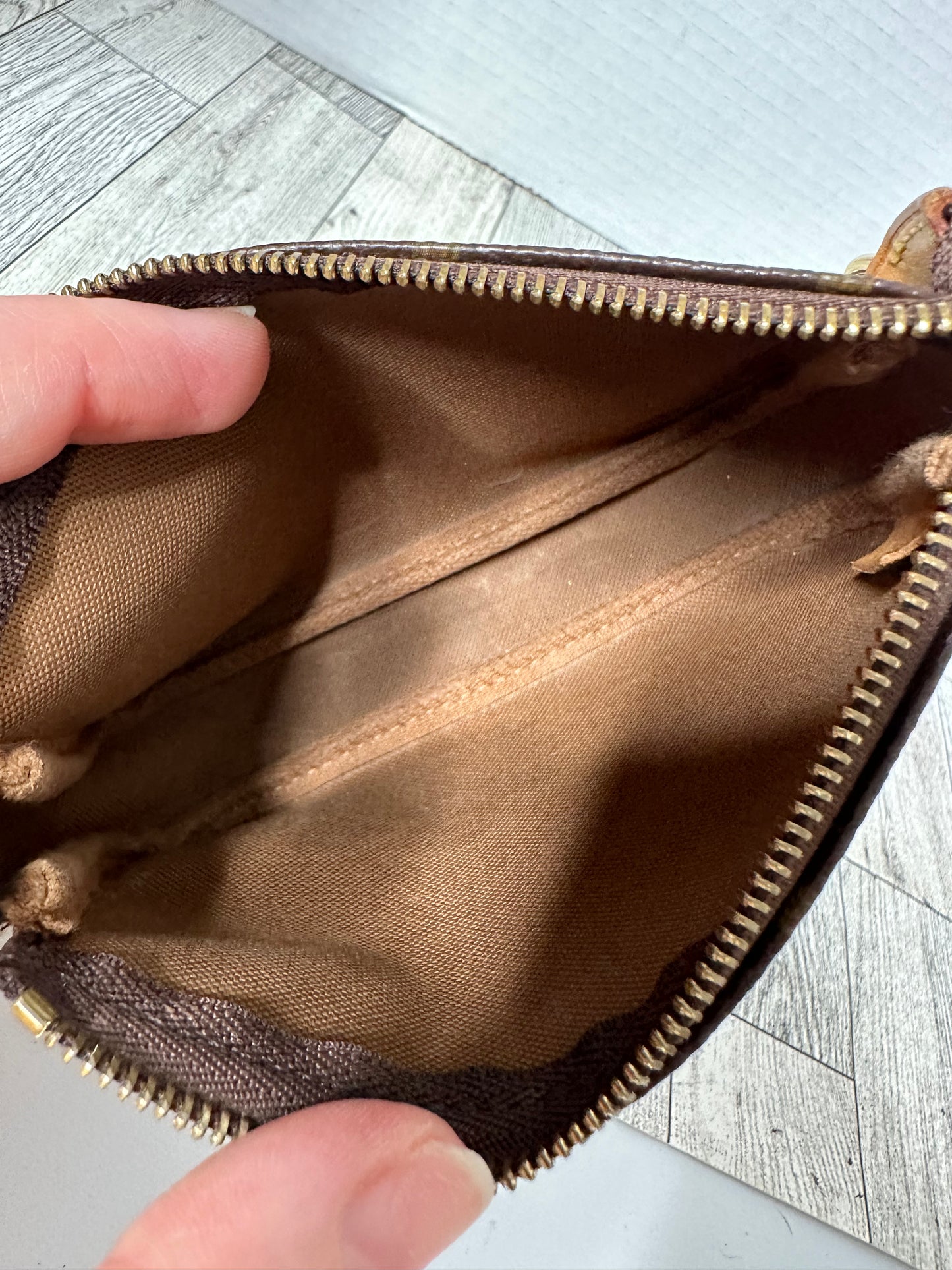 Louis Vuitton Mini Pochette accessories