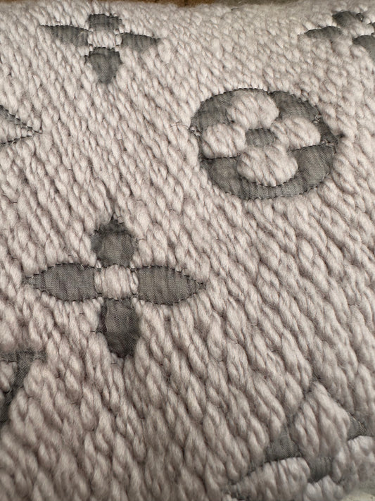 Louis Vuitton Logomania gray scarf