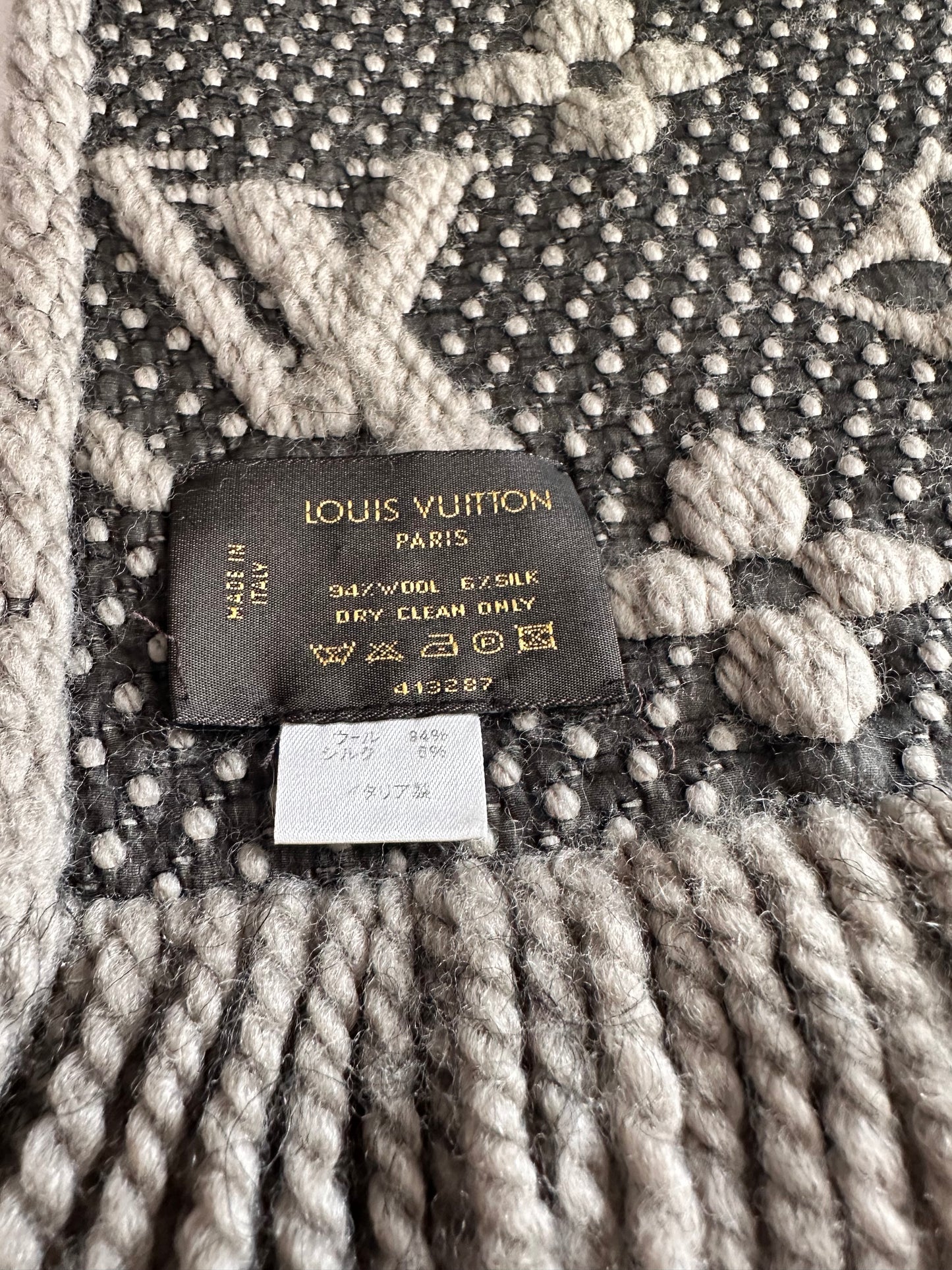 Louis Vuitton Logomania scarf gray