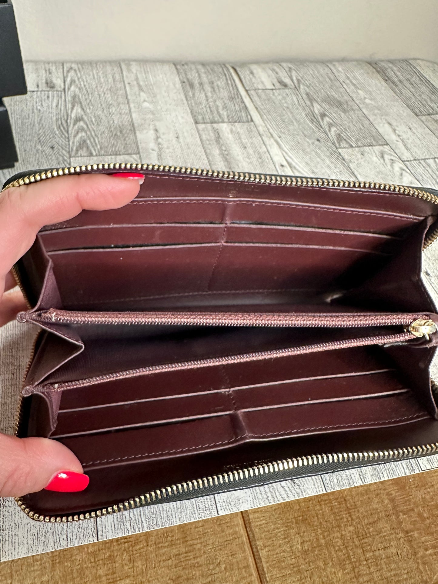 Chanel zippy wallet caviar