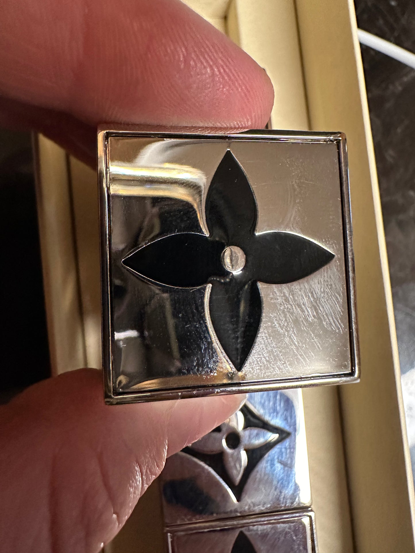 Louis Vuitton magnetic cube game