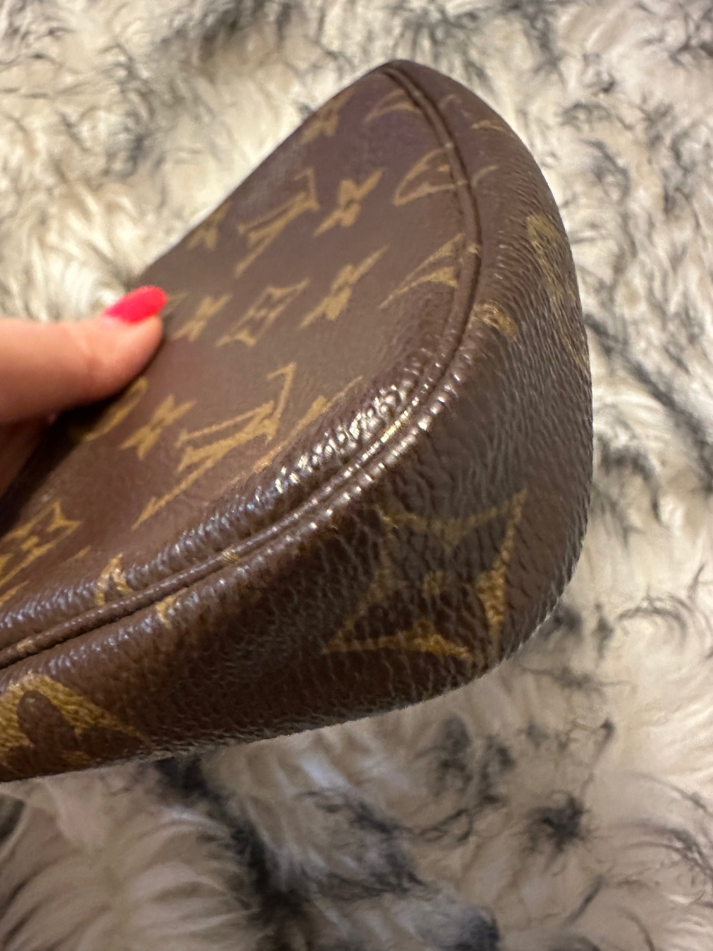 Louis Vuitton mini pochette accessories