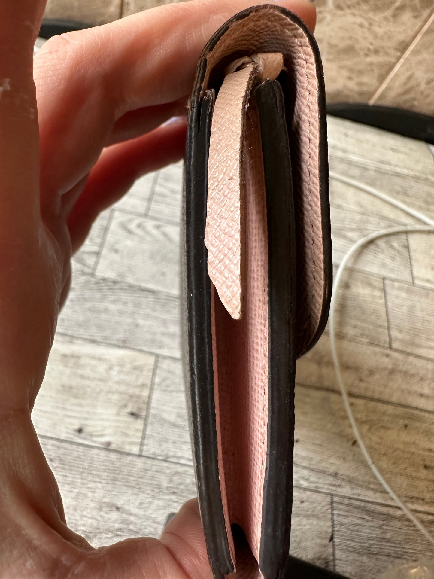 Louis Vuitton Emily wallet rose ballerine