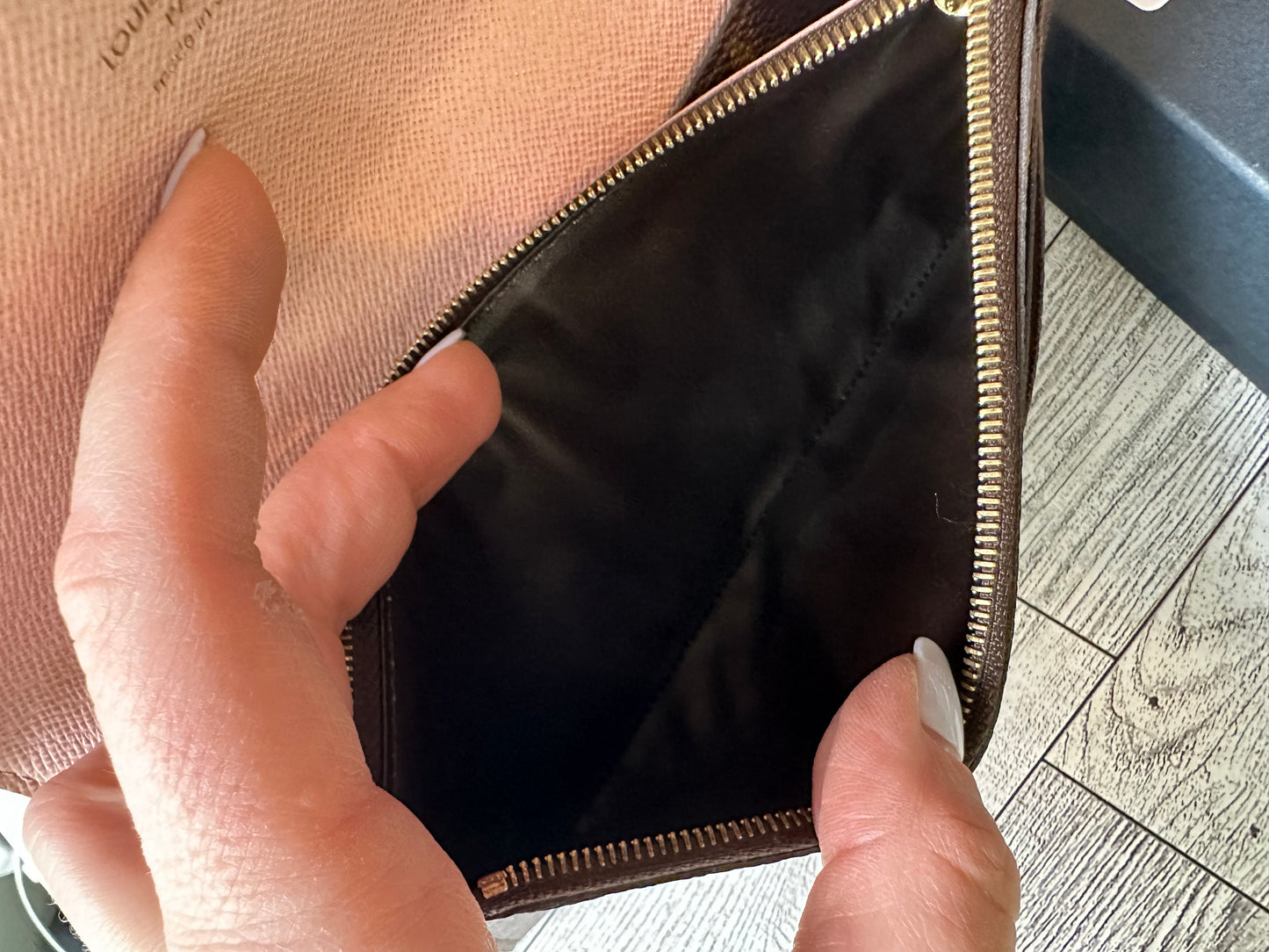 Louis Vuitton Emily wallet rose ballerine