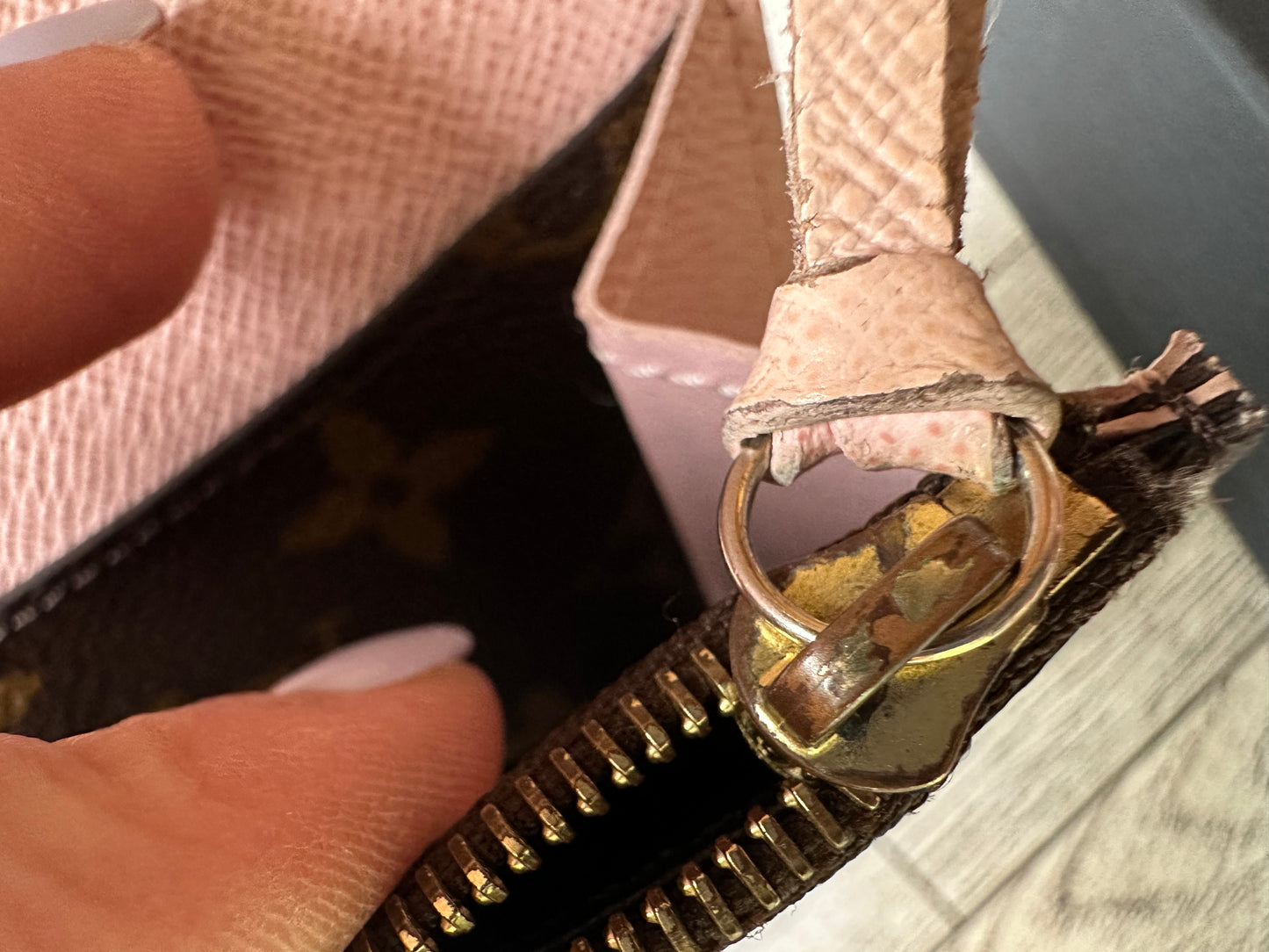 Louis Vuitton Emily wallet rose ballerine