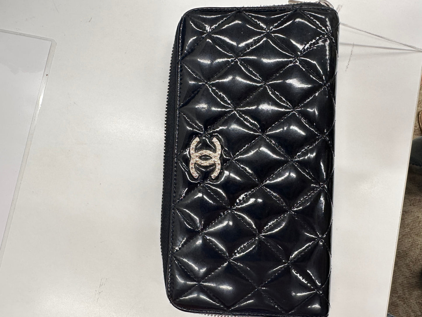 Chanel zippy wallet