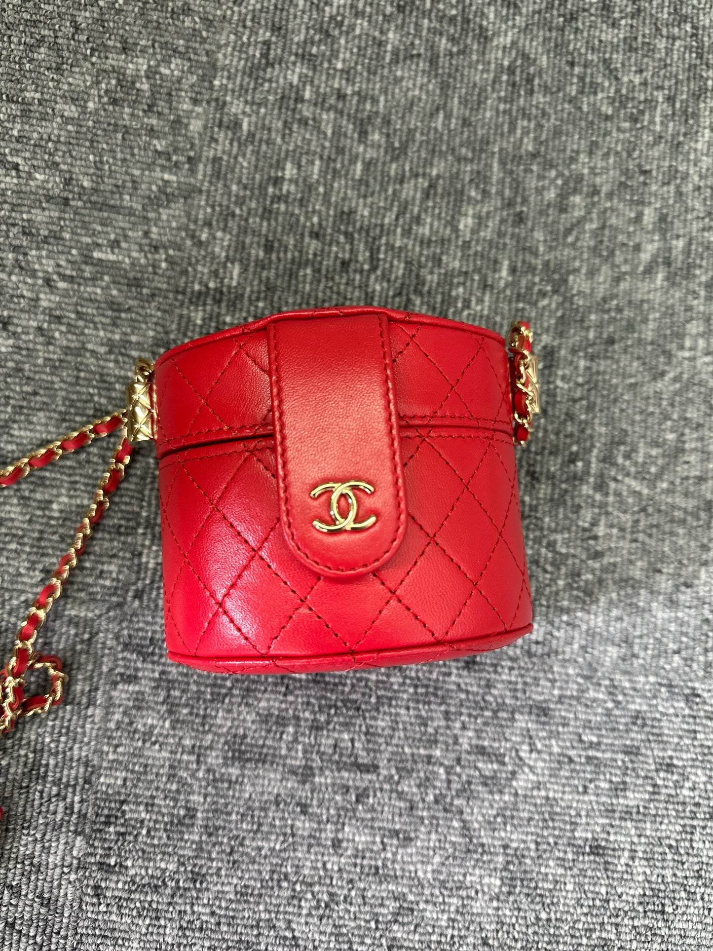 Chanel mini vanity