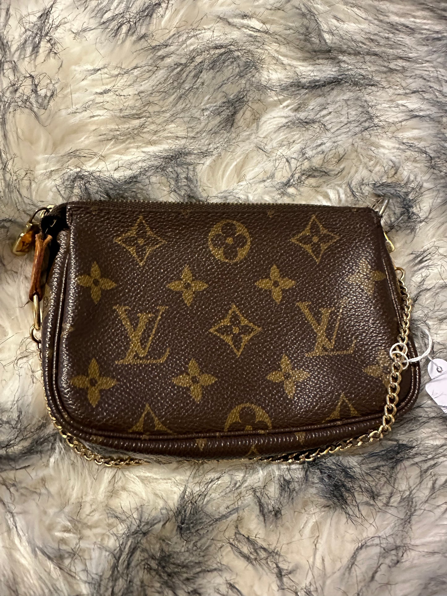 Louis Vuitton mini pochette accessories