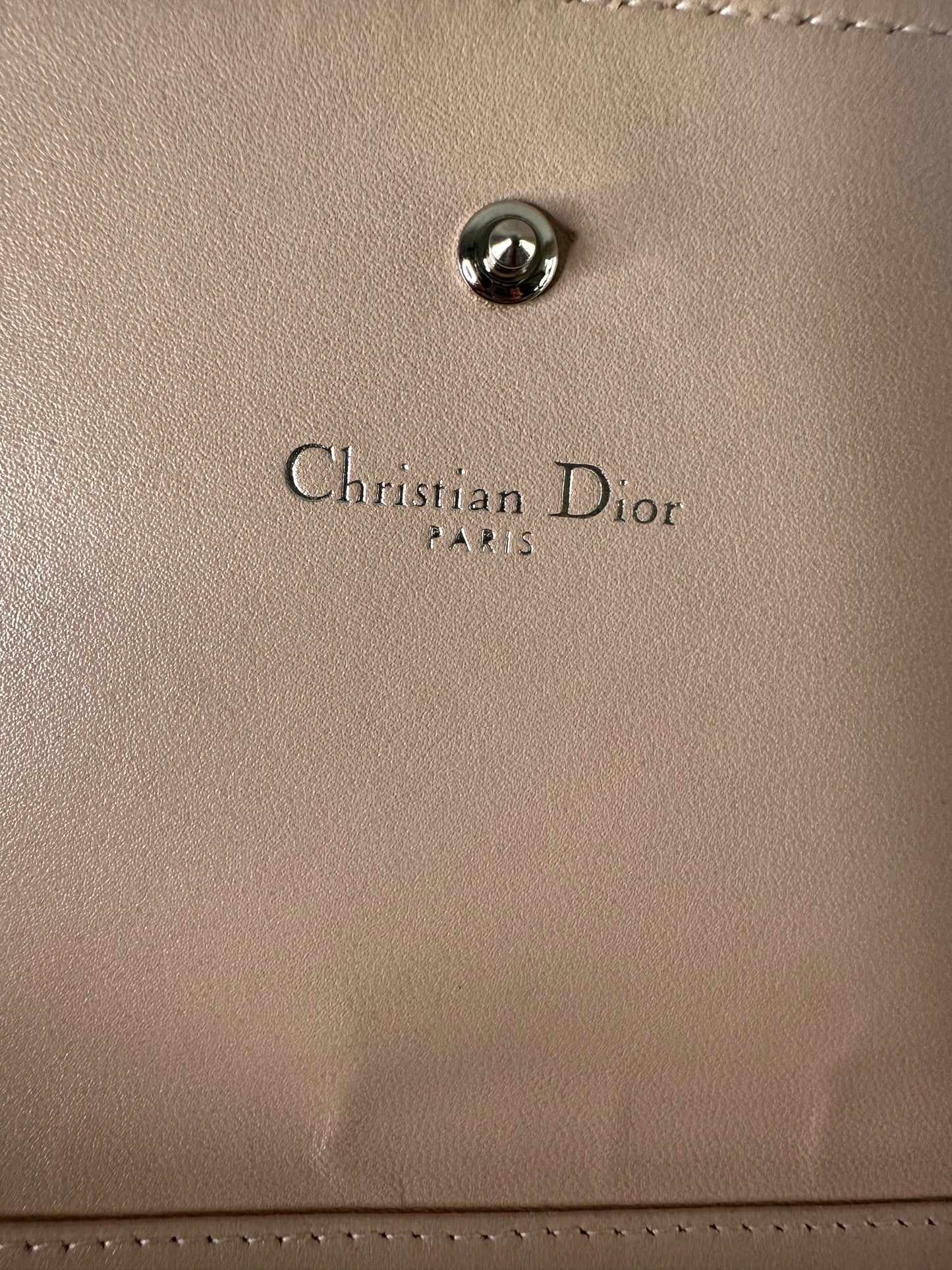 Dior wallet on chain