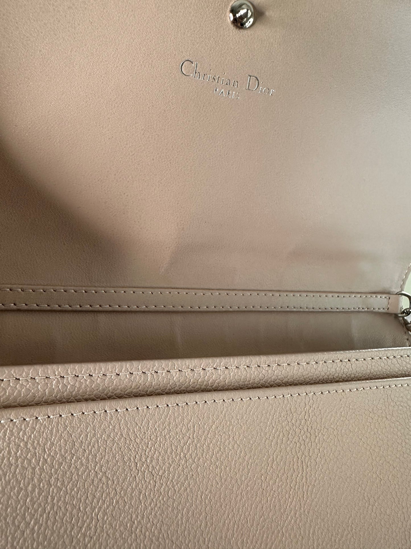 Dior wallet on chain